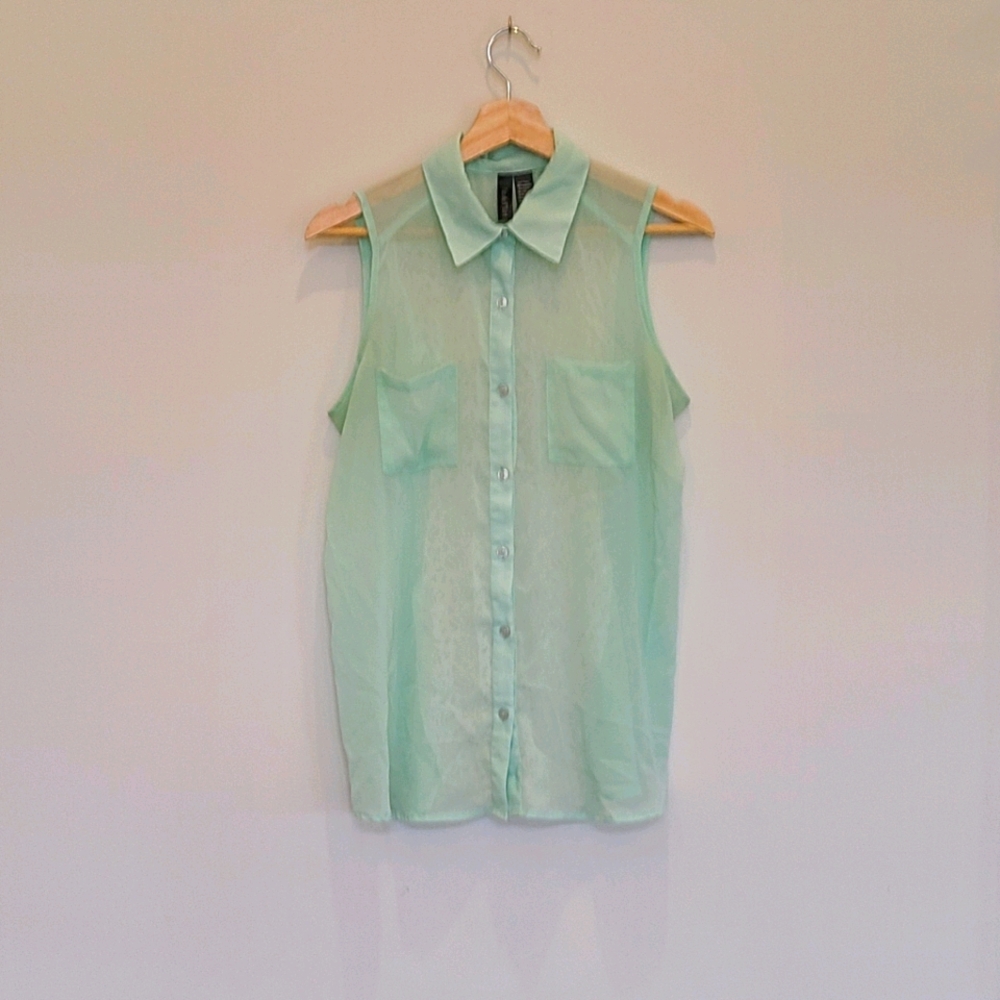 2/$20 Fun and flirt blouse
